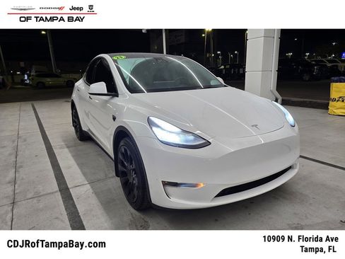 Used 2023 Tesla Model Y Long Range image 1