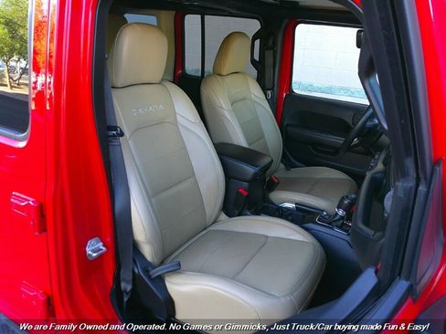 Used 2019 Jeep Wrangler Unlimited Sahara image 29