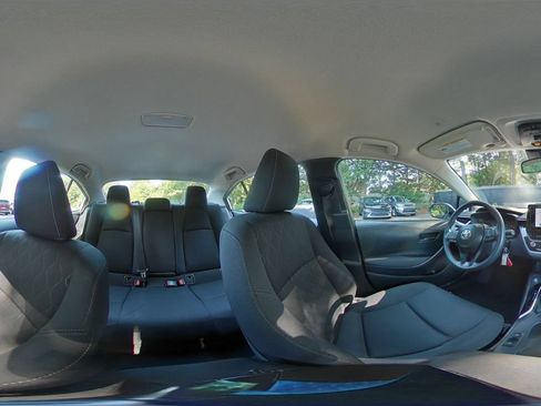 Used 2025 Toyota Corolla LE FWD image 40