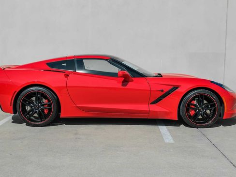 Used 2017 Chevrolet Corvette Stingray Coupe w/ 2LT Preferred Equipment Group image 7