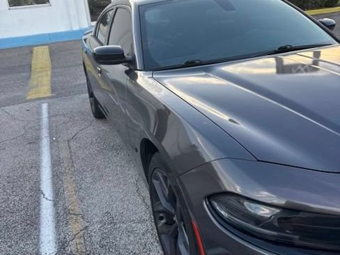 Used 2019 Dodge Charger SXT w/ Plus Group RWD image 8
