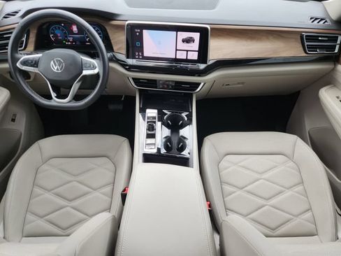 Used 2024 Volkswagen Atlas SE FWD image 22