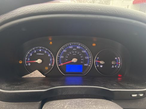 Used 2011 Hyundai Santa Fe Limited w/ Navigation Pkg 4 image 9