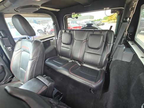 Used 2018 Jeep Wrangler Rubicon AWD/4WD image 5