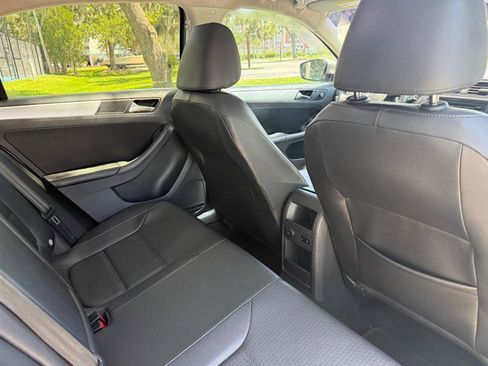 Used 2013 Volkswagen Jetta SE FWD image 15