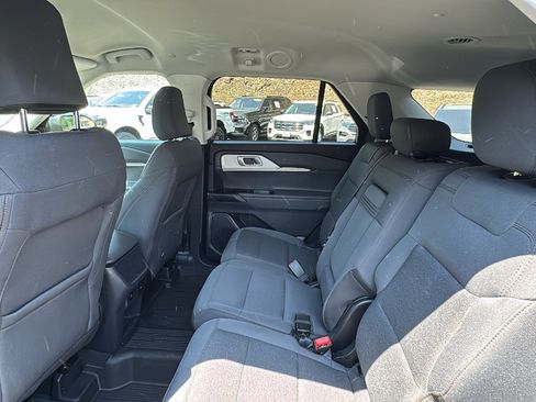 Used 2025 Ford Explorer Active AWD/4WD image 27