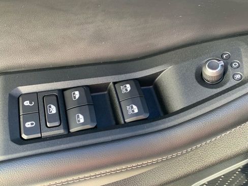 Used 2022 Jeep Grand Cherokee Limited 4xe image 27