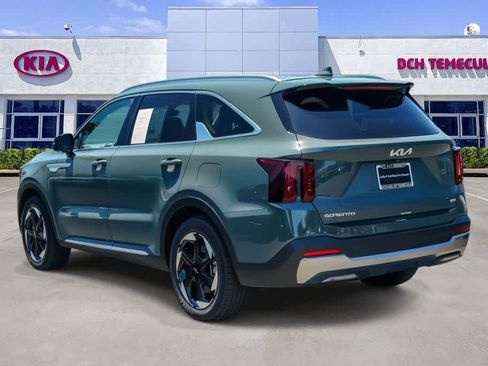Certified 2025 Kia Sorento EX AWD/4WD image 6