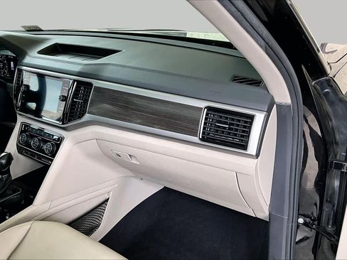 Used 2019 Volkswagen Atlas SEL FWD image 19