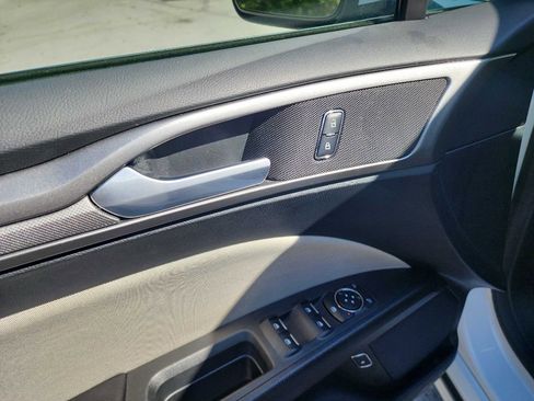 Used 2018 Ford Fusion S image 15