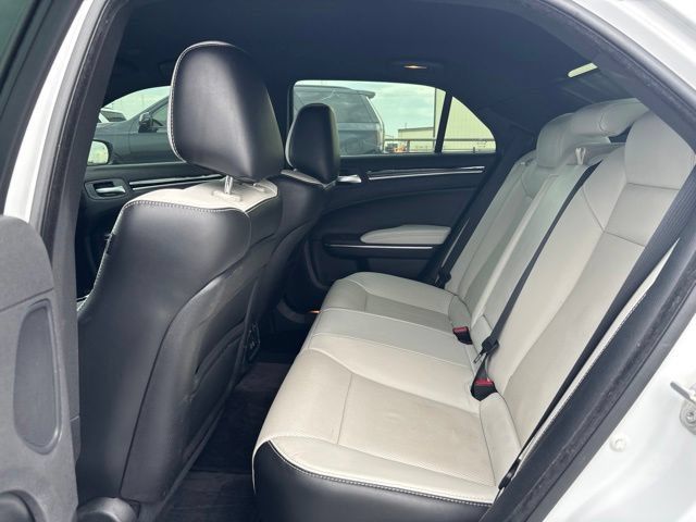 Used 2017 Chrysler 300 S w/ 300S Premium Group 2 RWD image 17