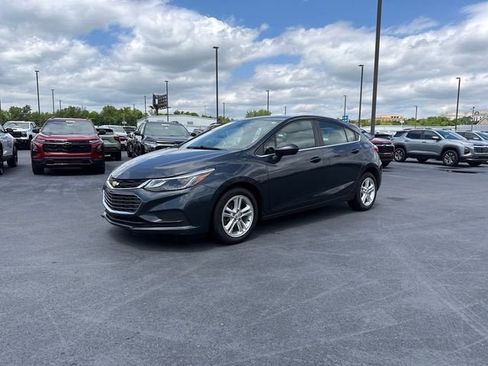 Used 2018 Chevrolet Cruze LT FWD image 7