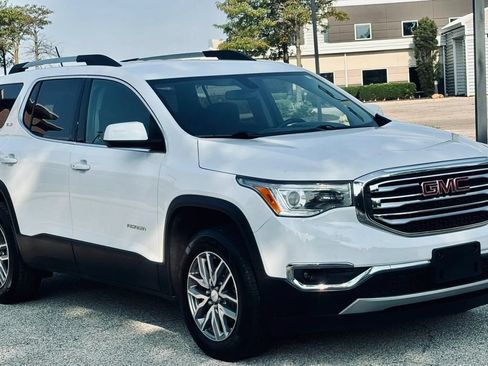 Used 2017 GMC Acadia SLE AWD/4WD image 1