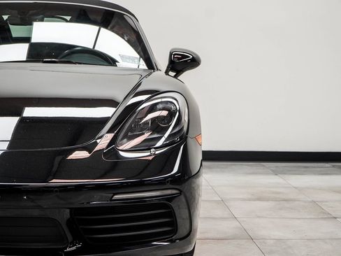 Used 2021 Porsche 718 Boxster image 6