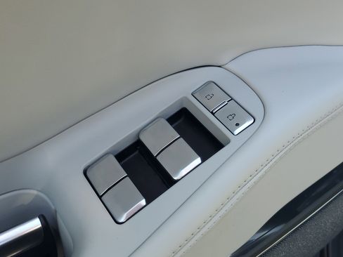 New 2026 Lincoln Navigator Reserve AWD/4WD image 10