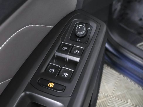 Used 2022 Volkswagen Atlas Cross Sport SEL Premium R-Line image 36