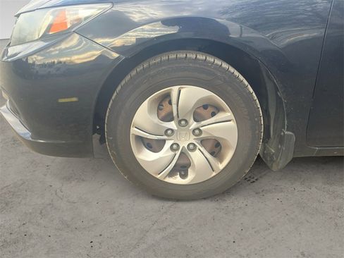 Used 2013 Honda Civic LX image 9