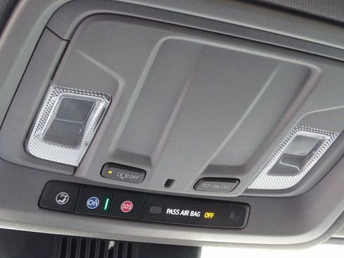 Used 2023 Chevrolet Silverado 1500 LT image 34