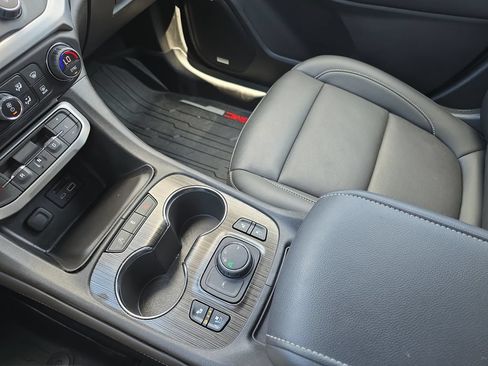 Certified 2023 GMC Acadia SLT w/ Preferred Package FWD image 28