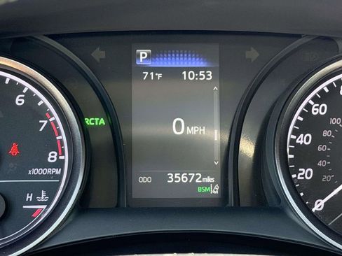 Used 2023 Toyota Camry SE w/ Cold Weather Package FWD image 11