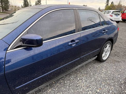 Used 2005 Honda Accord LX image 10