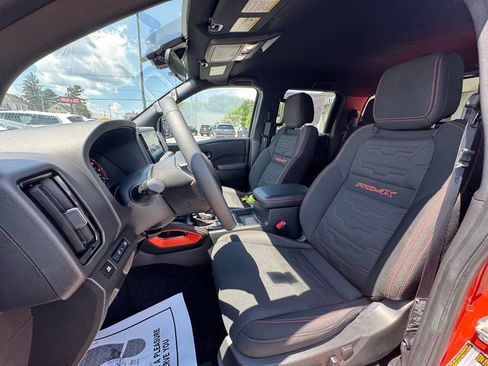 Used 2025 Nissan Frontier PRO-4X image 21
