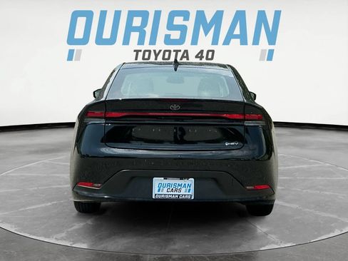 Used 2024 Toyota Prius LE FWD image 6