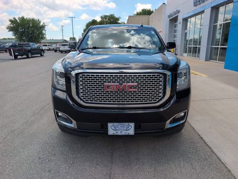 Used 2017 GMC Yukon XL Denali w/ Open Road Package AWD/4WD image 3