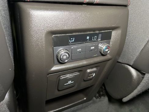 Used 2023 Chevrolet Traverse RS image 57