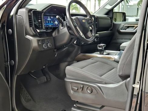 Used 2023 Chevrolet Silverado 1500 LT RWD image 14