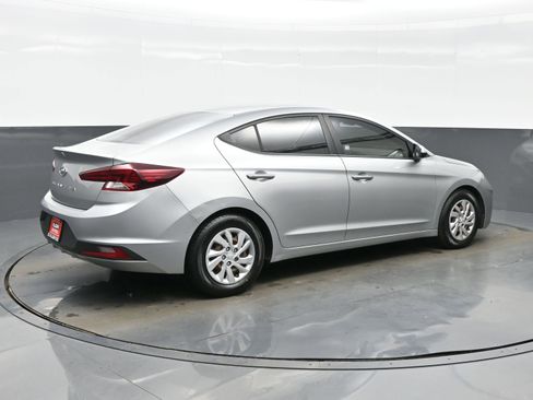 Used 2020 Hyundai Elantra SE FWD image 6