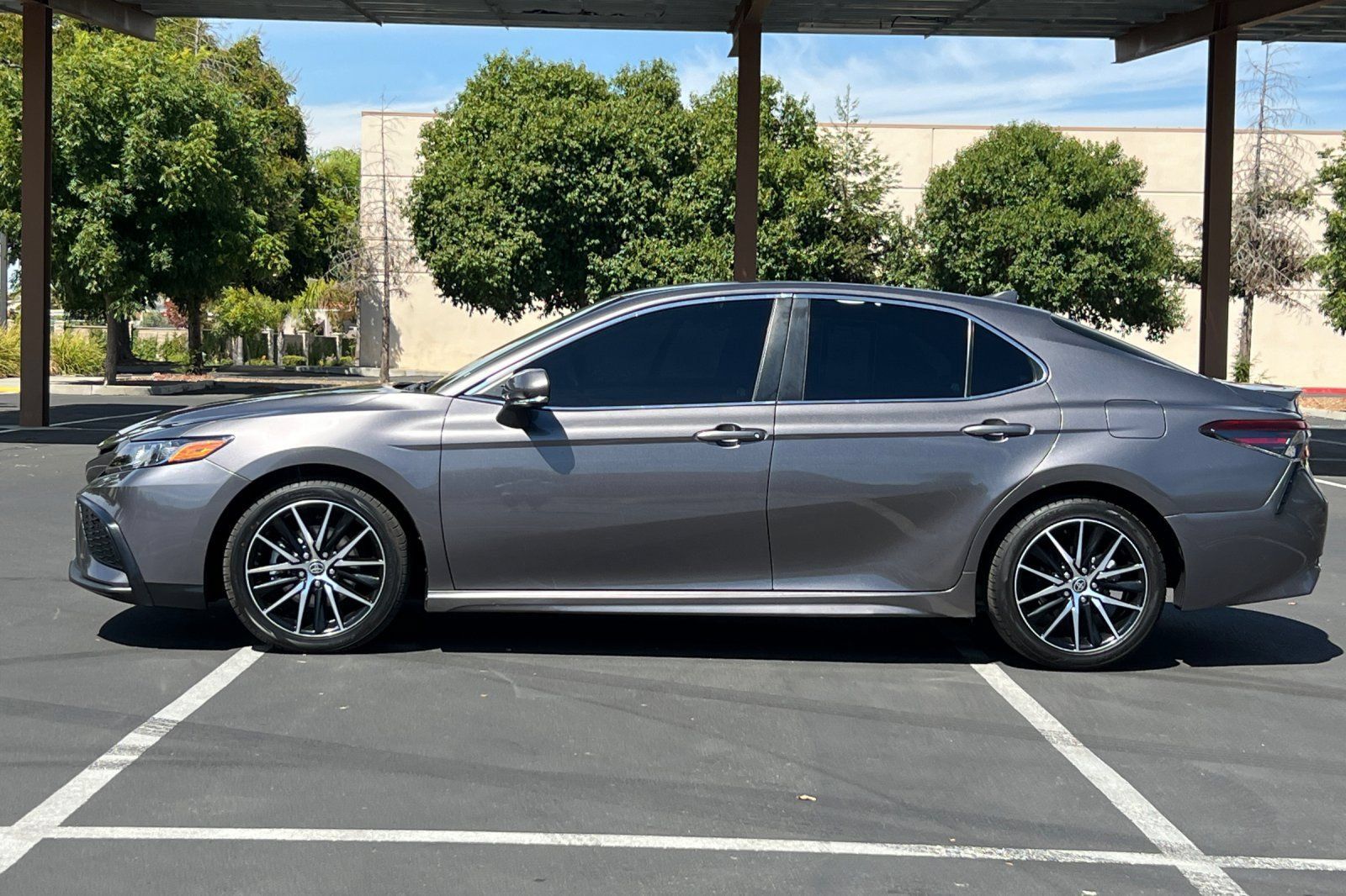Used 2024 Toyota Camry SE FWD image 14