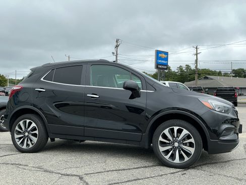 Certified 2022 Buick Encore Preferred AWD/4WD image 3