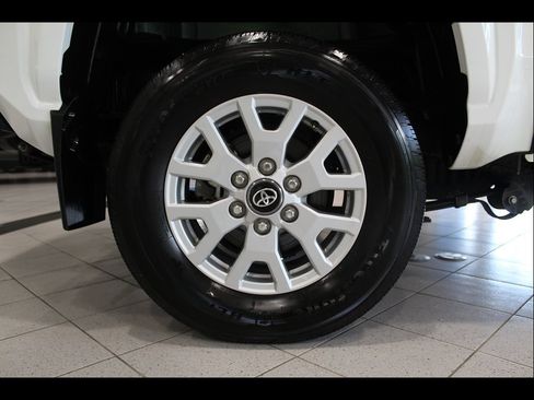 Used 2024 Toyota Tacoma SR AWD/4WD image 11