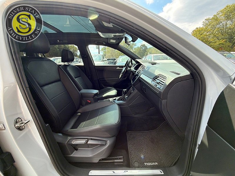 Used 2019 Volkswagen Tiguan SEL R-Line AWD/4WD image 16