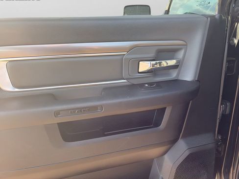 Used 2021 RAM 1500 Classic SLT image 10