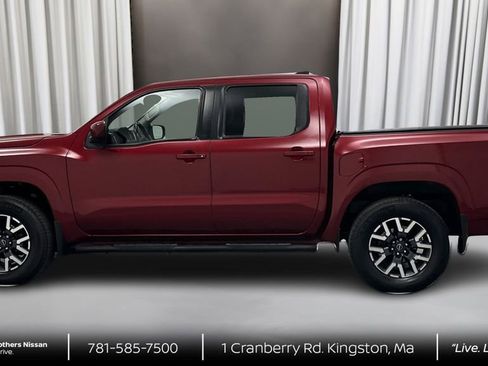 Used 2022 Nissan Frontier SV AWD/4WD image 8