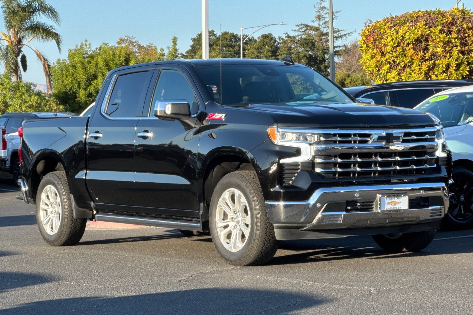 Used 2022 Chevrolet Silverado 1500 LTZ AWD/4WD image 2