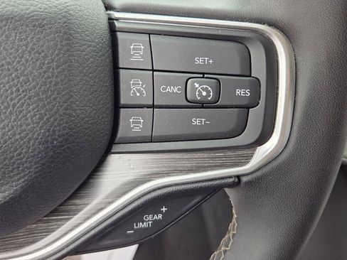 Used 2023 Jeep Wagoneer L Series II AWD/4WD image 23