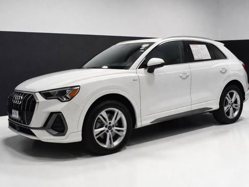 Used 2024 Audi Q3 2.0T Premium Plus w/ Premium Plus Package image 2