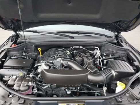 Used 2025 Dodge Durango GT image 11