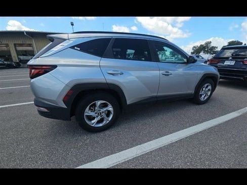 Used 2024 Hyundai Tucson SEL FWD image 2
