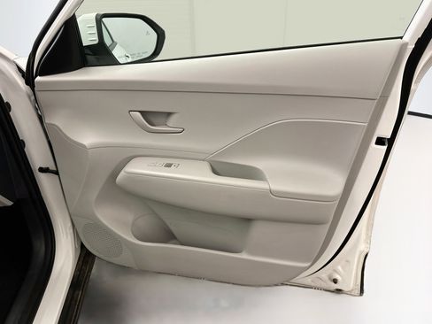 Used 2025 Hyundai Kona SEL AWD/4WD image 33