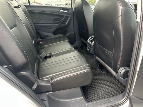 Used 2022 Volkswagen Tiguan SE image 35