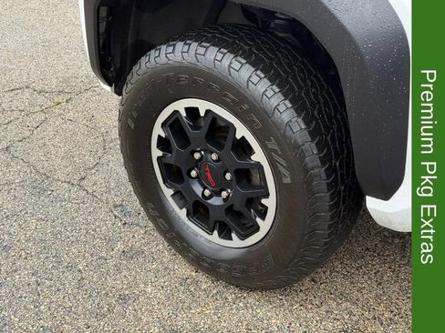 Used 2024 Toyota Tacoma TRD Off-Road w/ TRD Off Road Premium Package AWD/4WD image 10