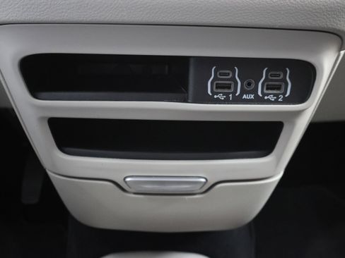Used 2024 Chrysler Pacifica Touring-L FWD image 46