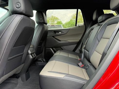 New 2026 Chevrolet Equinox LT w/ Convenience Package II AWD/4WD image 5
