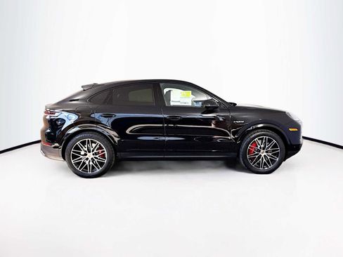 New 2026 Porsche Cayenne S image 8
