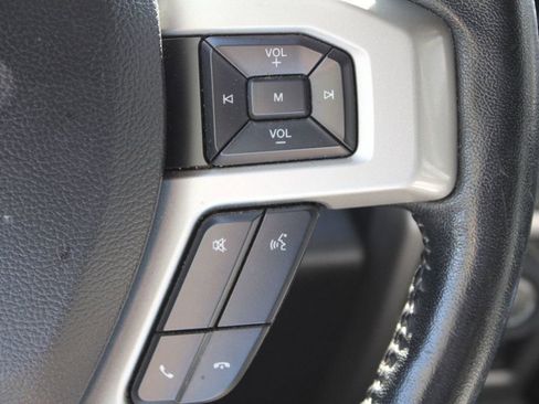 Used 2018 Ford F150 Lariat image 29