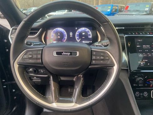 Used 2022 Jeep Grand Cherokee Altitude image 16